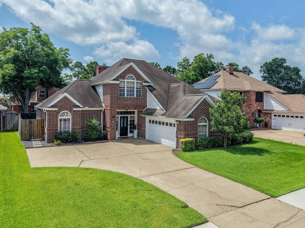 118 Mill Trail Drive, Sugar Land TX 77498
