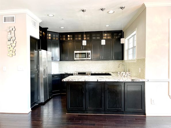 2111 Welch Street B110, Houston TX 77019