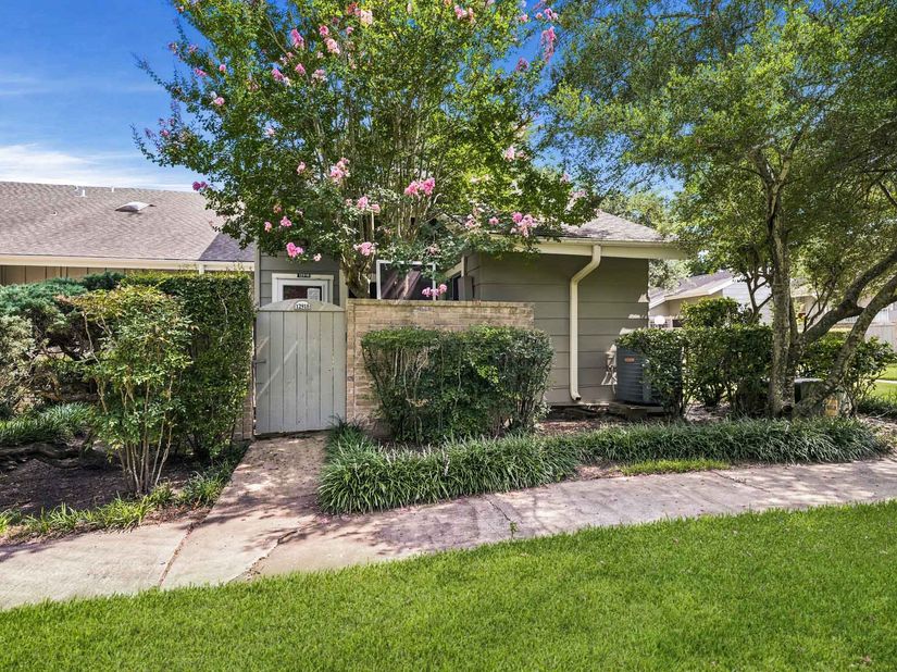 12918 Wirevine Lane, Houston TX 77072
