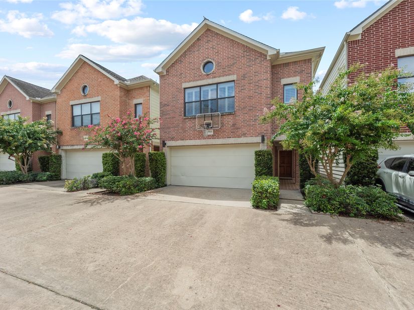 9814 Riddlelink, Houston TX 77025