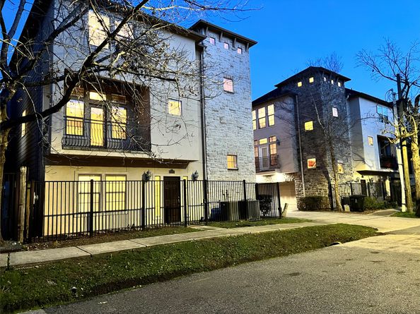 222 Knox Street F, Houston TX 77007