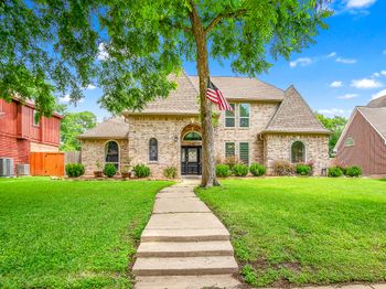 1706 N Hearthside Drive