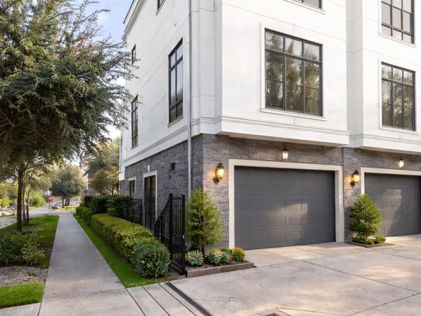 2830 Clay Street, Houston TX 77003