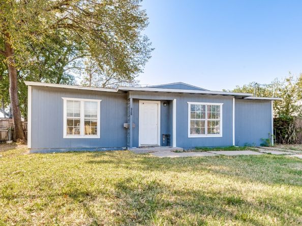 930 Shawnee Trace, Grand Prairie TX 75051