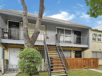 5625 Antoine Dr Drive