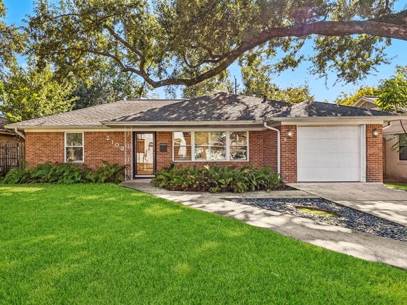 2103 Wakefield Drive, Houston TX 77018