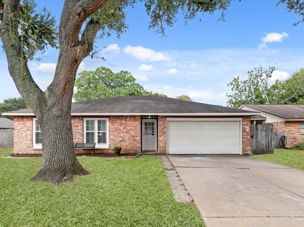 2213 Baylor Drive, Katy TX 77493