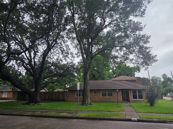 502 Lakeland Drive