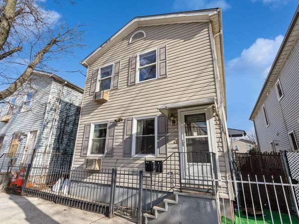 112 Astor Pl, Jersey City NJ 07304