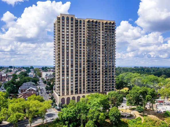 7855 Blvd East 11L, North Bergen NJ 07047