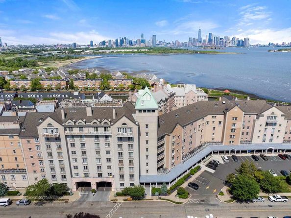 100 Shearwater Ct East 64, Jersey City NJ 07305