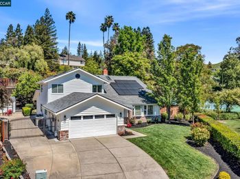 880 El Capitan Dr