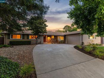 978 Kenston Dr