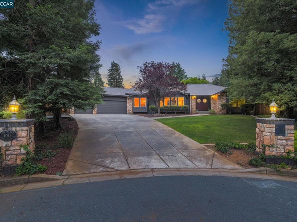 1016 Pine Hollow Ct, Clayton CA 94517