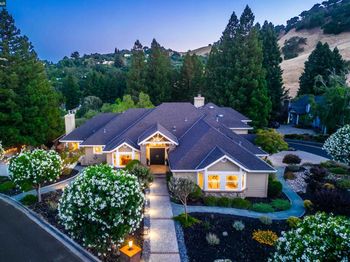 70 Ridgecrest Ct