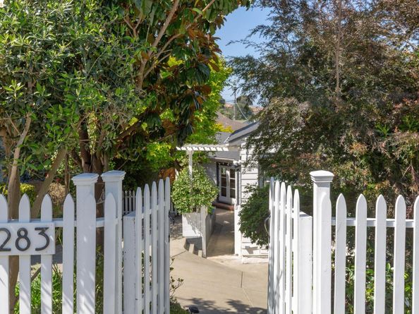 5283 Harbord Dr, Oakland CA 94618