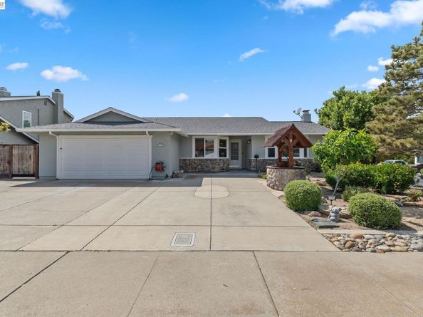 1135 Killarney St, Livermore CA 94550