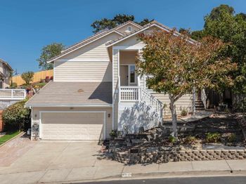 866 Bridgeway Cir