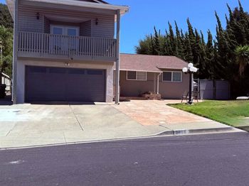 2626 Shamrock Dr