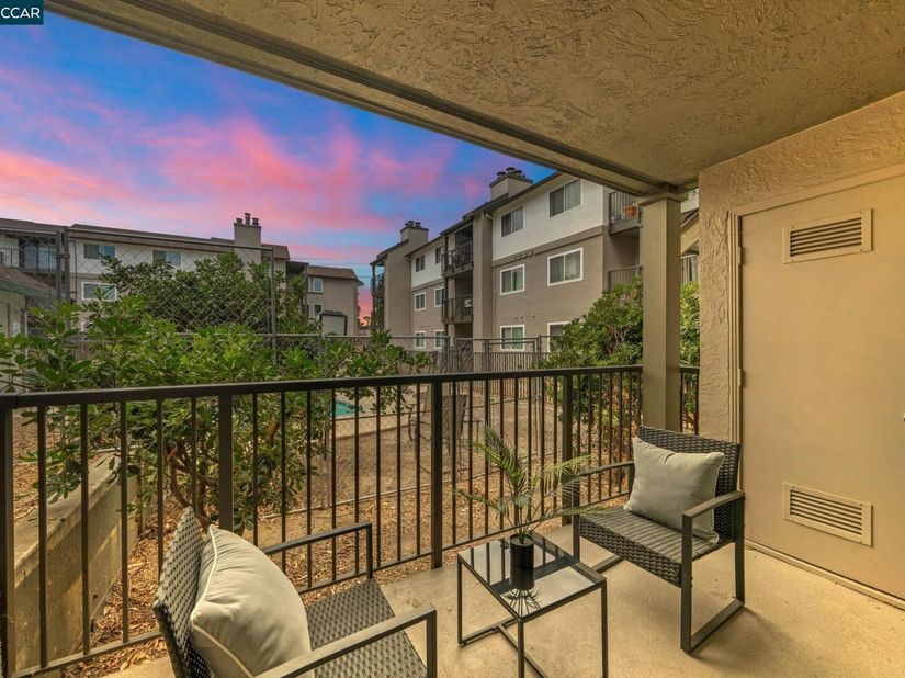 1318 B St 105, Hayward CA 94541