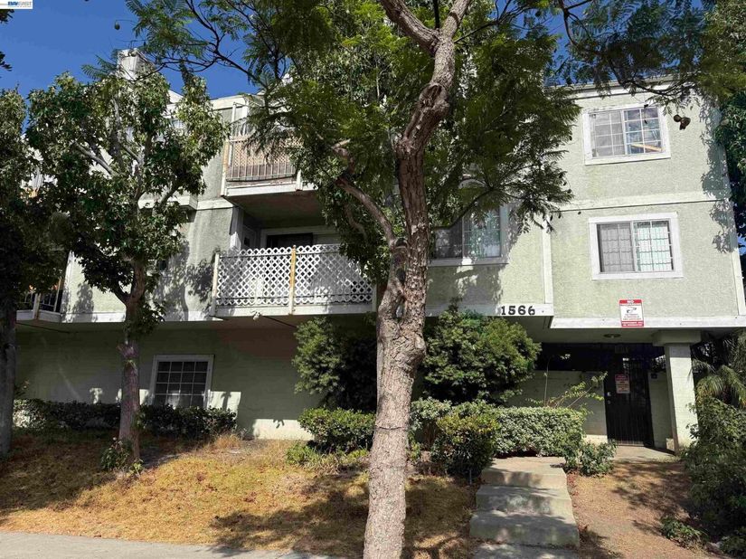1566 Pine Ave 103A, Long Beach CA 90813