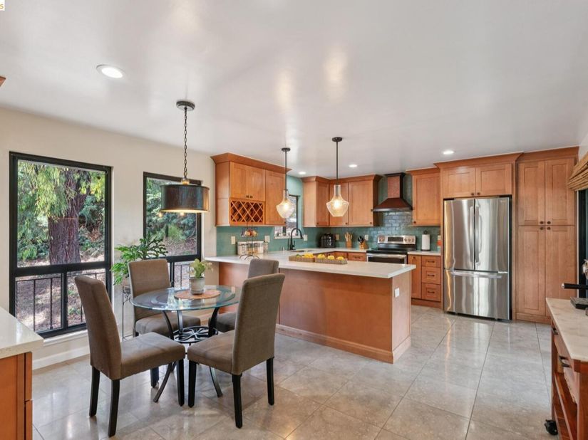 904 View Drive, Richmond CA 94803