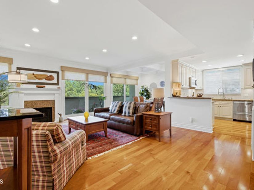 700 S Lake Avenue 306, Pasadena CA 91106