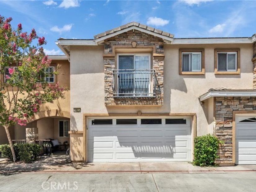 535 W D L, Ontario CA 91762