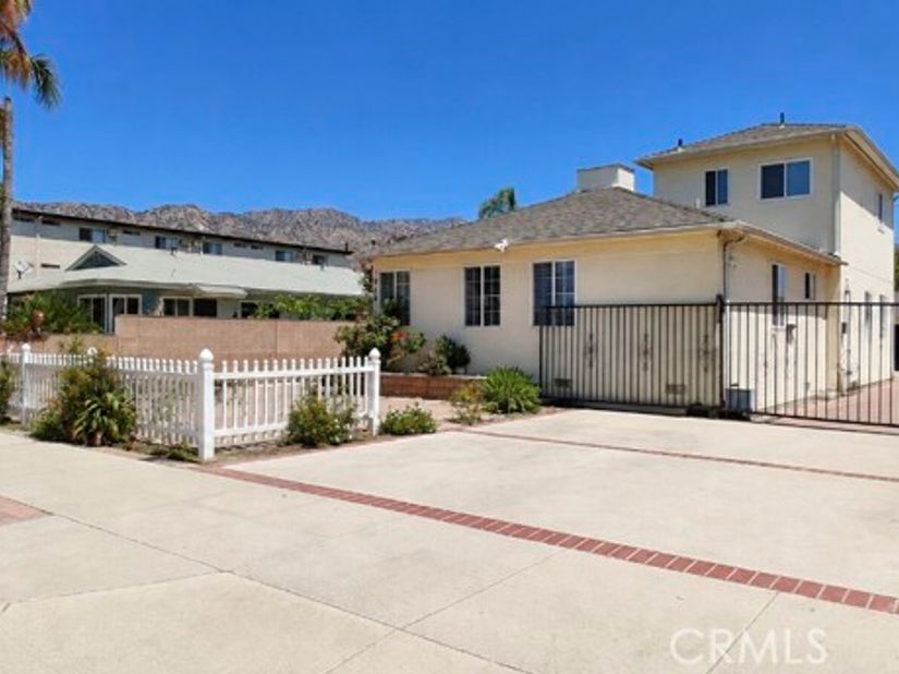 1906 Jackson Street, Burbank CA 91504