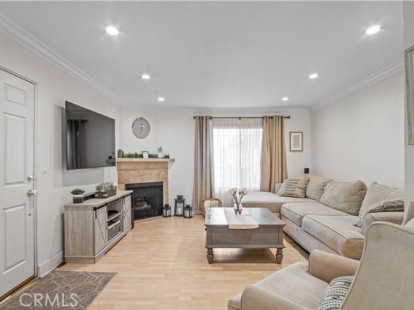 7035 Woodley Avenue 203, Van Nuys (los Angeles) CA 91406