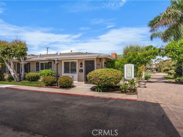 1741 Tustin, Costa Mesa CA 92627
