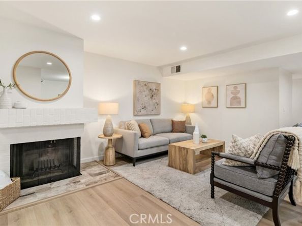 441 E San Jose 111, Burbank CA 91501