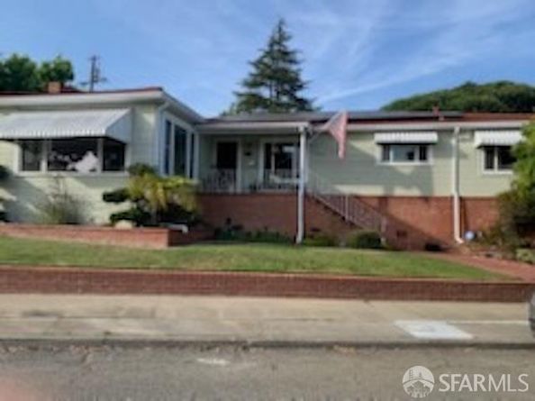 3001 Brookfield Avenue, Oakland CA 94605