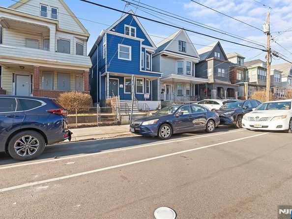 149 Wegman Parkway, Jersey City NJ 07305