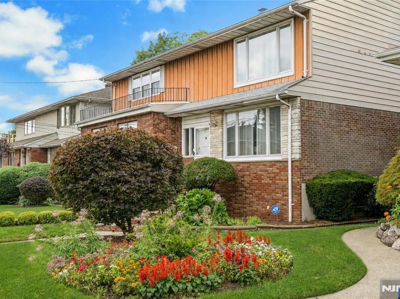 1527 10th Street, Fort Lee NJ 07024