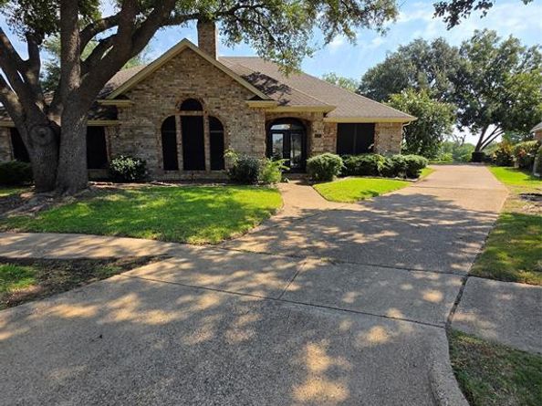 2601  Oak Point Drive , Garland Texas 75044
