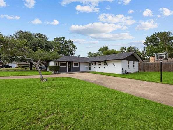 2227  Greenbrier Drive , Irving Texas 75060
