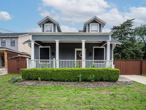 715 S Barnett Avenue , Dallas Texas 75211