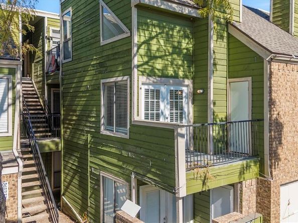 9807  Walnut Street  202, Dallas Texas 75243