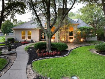 1450  Meandering Way 