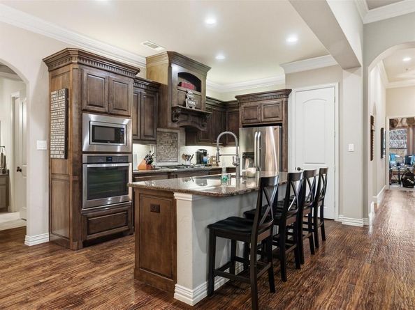 2115 N Hill Drive , Irving Texas 75038