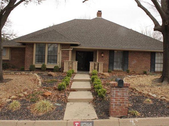 2701  Shadow Drive W, Arlington Texas 76006