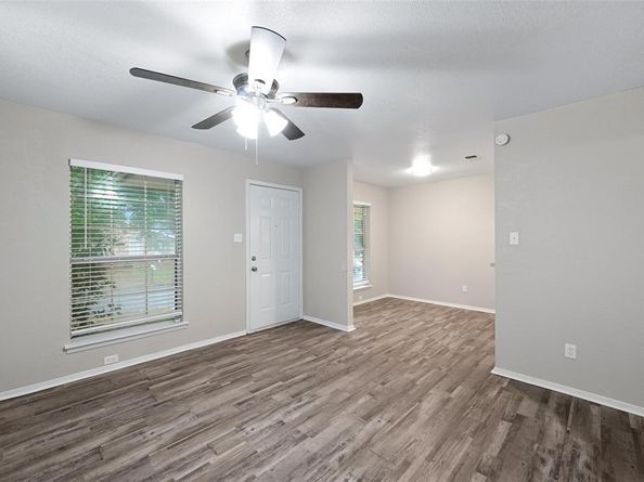 2221  Viewtop Lane  A & B, Arlington Texas 76012