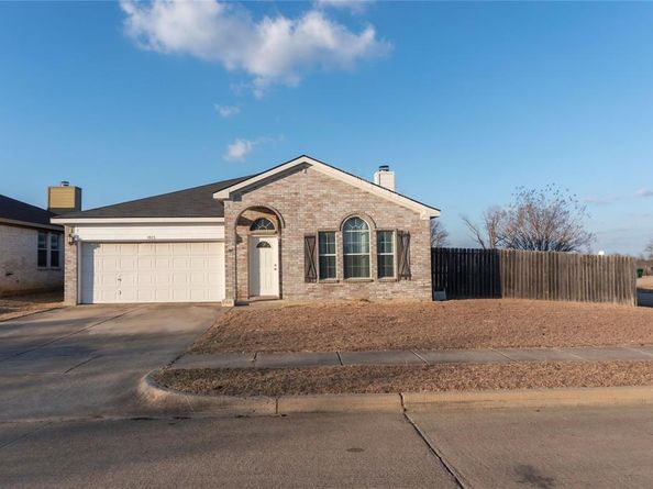 1025  Buffalo Springs Drive , Fort Worth Texas 76140