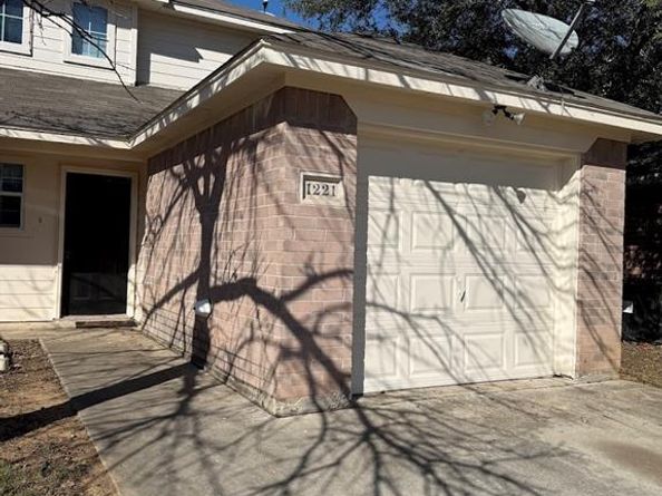 1221  Village Garden Drive , Azle Texas 76020