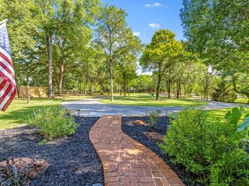 1020  Oak View Drive 