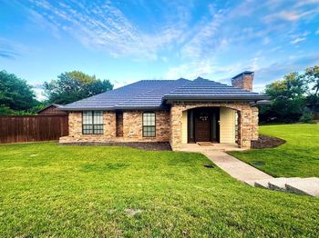 8712  Lake Country Drive 