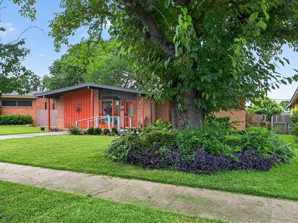 2251  Myrtlewood Drive , Dallas Texas 75232