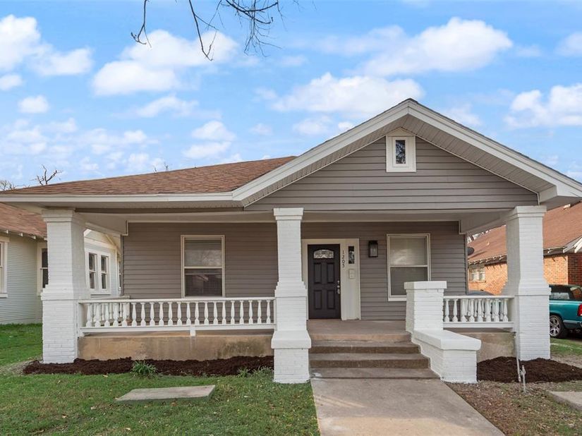 1205 W Arlington Avenue , Fort Worth Texas 76110