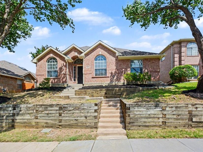 2033  Piedmont Drive , Lewisville Texas 75067